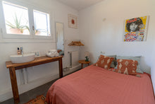 Afbeelding in Gallery-weergave laden, 7 days transformative yoga retreat for men and women
